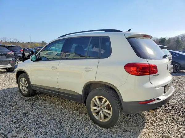 WVGBV7AX0HK035339 2017 VOLKSWAGEN TIGUAN - Image 2