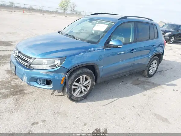 WVGBV7AX0HK037608 2017 VOLKSWAGEN TIGUAN - Image 2