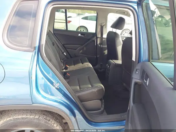 WVGBV7AX0HK037608 2017 VOLKSWAGEN TIGUAN - Image 8
