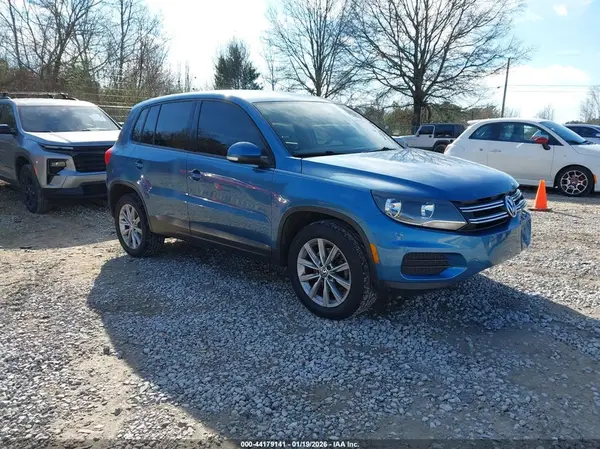 WVGBV7AX0HK042596 2017 VOLKSWAGEN TIGUAN - Image 1
