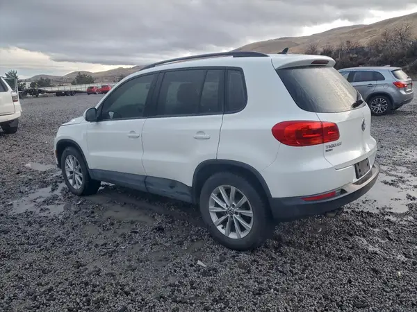 WVGBV7AX0HK043361 2017 VOLKSWAGEN TIGUAN - Image 2