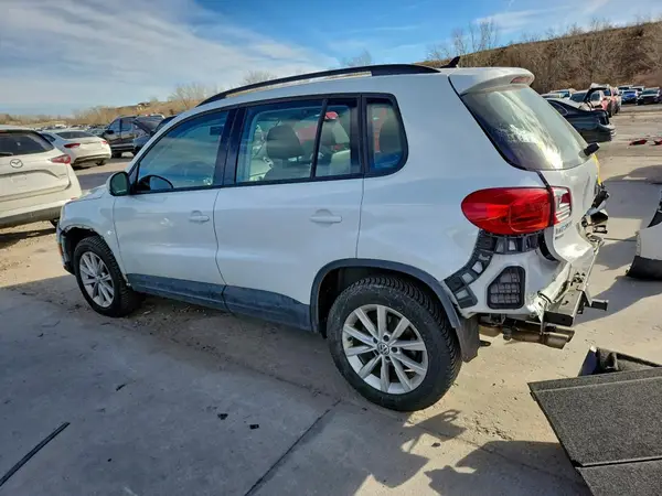 WVGBV7AX0HK043439 2017 VOLKSWAGEN TIGUAN - Image 2
