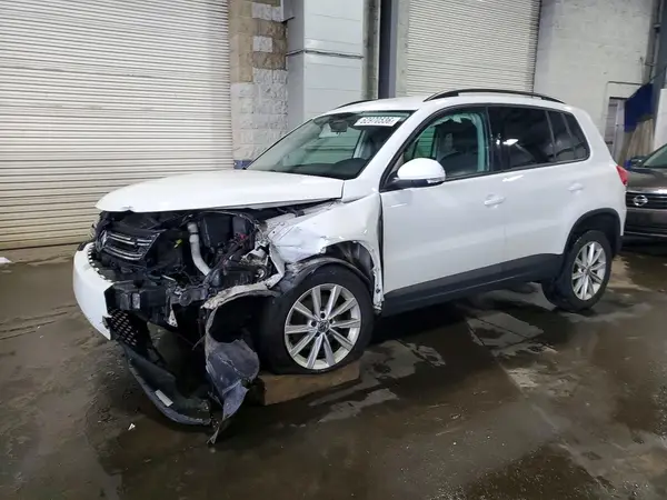 WVGBV7AX0HK049967 2017 VOLKSWAGEN TIGUAN - Image 1