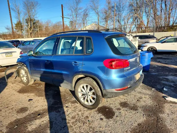 WVGBV7AX0HK052044 2017 VOLKSWAGEN TIGUAN - Image 2