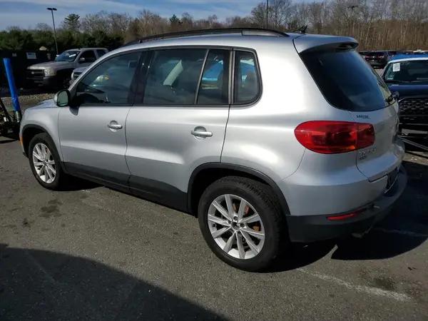 WVGBV7AX0HK053081 2017 VOLKSWAGEN TIGUAN - Image 2
