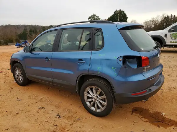 WVGBV7AX0HK053176 2017 VOLKSWAGEN TIGUAN - Image 2