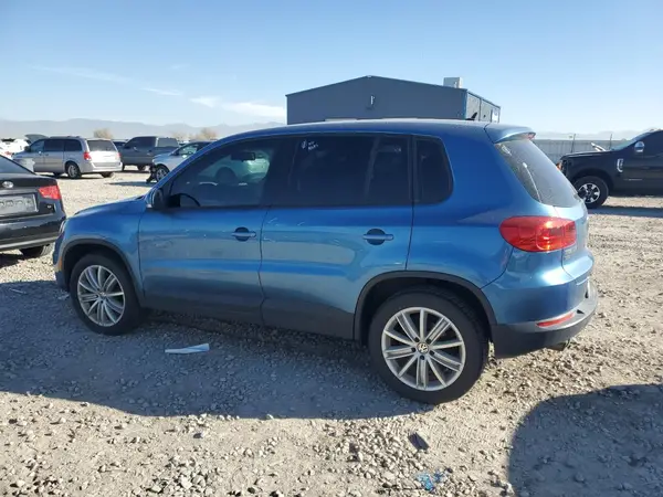 WVGBV7AX0HK054036 2017 VOLKSWAGEN TIGUAN - Image 2