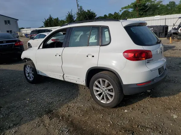 WVGBV7AX0JK002010 2018 VOLKSWAGEN TIGUAN - Image 2