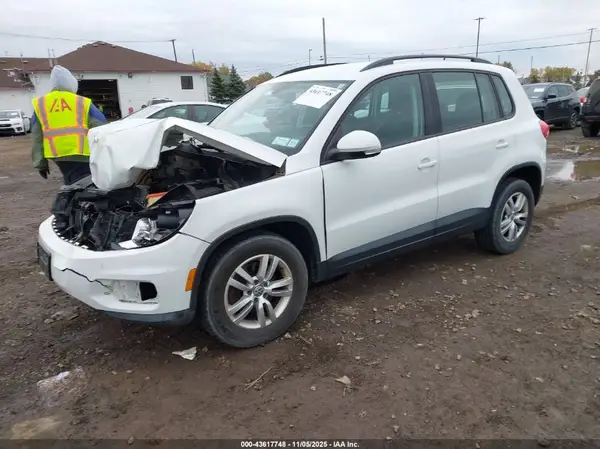 WVGBV7AX1GW525909 2016 VOLKSWAGEN TIGUAN - Image 2