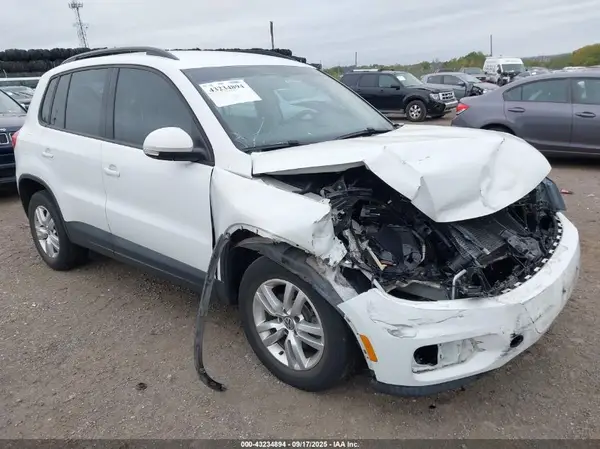 WVGBV7AX1GW583213 2016 VOLKSWAGEN TIGUAN - Image 1