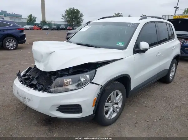 WVGBV7AX1GW583213 2016 VOLKSWAGEN TIGUAN - Image 2