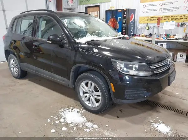 WVGBV7AX1HK000521 2017 VOLKSWAGEN TIGUAN - Image 1