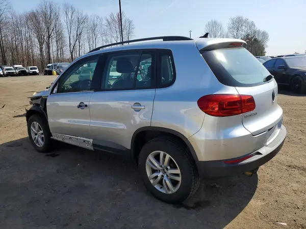 WVGBV7AX1HK024415 2017 VOLKSWAGEN TIGUAN - Image 2