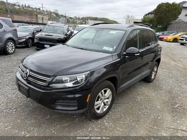 WVGBV7AX1HK026441 2017 VOLKSWAGEN TIGUAN - Image 2