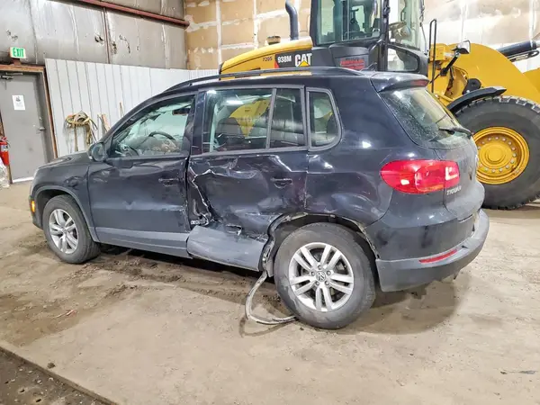 WVGBV7AX1HK027914 2017 VOLKSWAGEN TIGUAN - Image 2