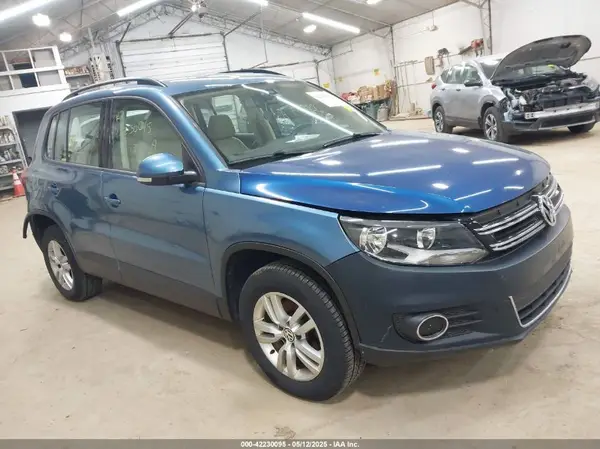 WVGBV7AX1HK040971 2017 VOLKSWAGEN TIGUAN - Image 1
