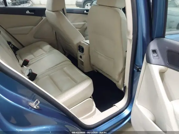 WVGBV7AX1HK040971 2017 VOLKSWAGEN TIGUAN - Image 8