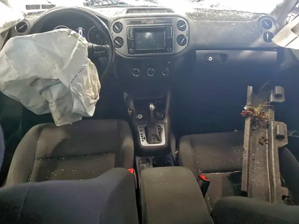 WVGBV7AX1HK042137 2017 VOLKSWAGEN TIGUAN - Image 8