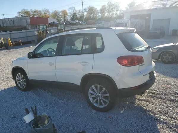 WVGBV7AX1HK043403 2017 VOLKSWAGEN TIGUAN - Image 2