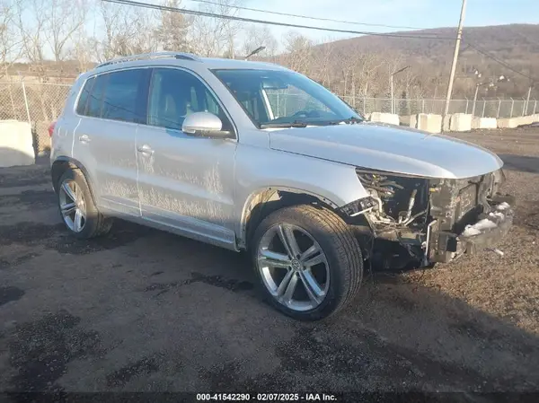 WVGBV7AX2GW019635 2016 VOLKSWAGEN TIGUAN - Image 1