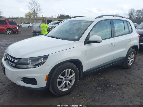 WVGBV7AX2GW525899 2016 VOLKSWAGEN TIGUAN - Image 2
