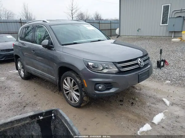 WVGBV7AX2GW526714 2016 VOLKSWAGEN TIGUAN - Image 1