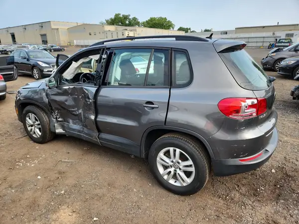 WVGBV7AX2GW550138 2016 VOLKSWAGEN TIGUAN - Image 2