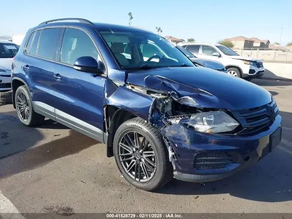 WVGBV7AX2GW562483 2016 VOLKSWAGEN TIGUAN - Image 1