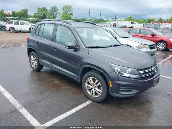 WVGBV7AX2GW579641 2016 VOLKSWAGEN TIGUAN - Image 1