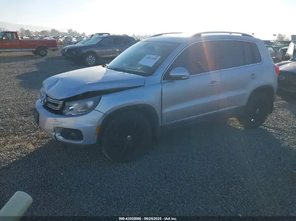 WVGBV7AX2GW592910 2016 VOLKSWAGEN TIGUAN - Image 2