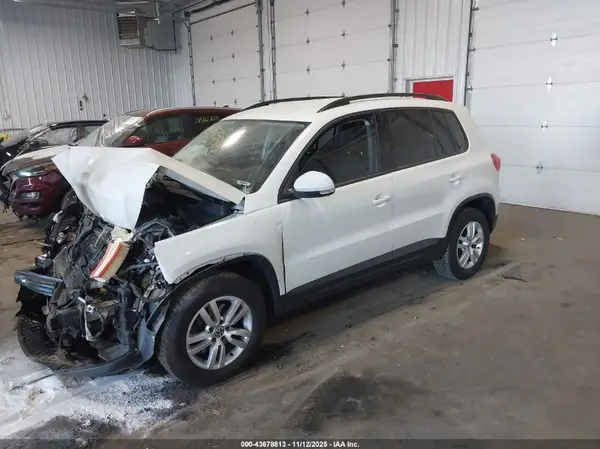WVGBV7AX2GW597461 2016 VOLKSWAGEN TIGUAN - Image 2