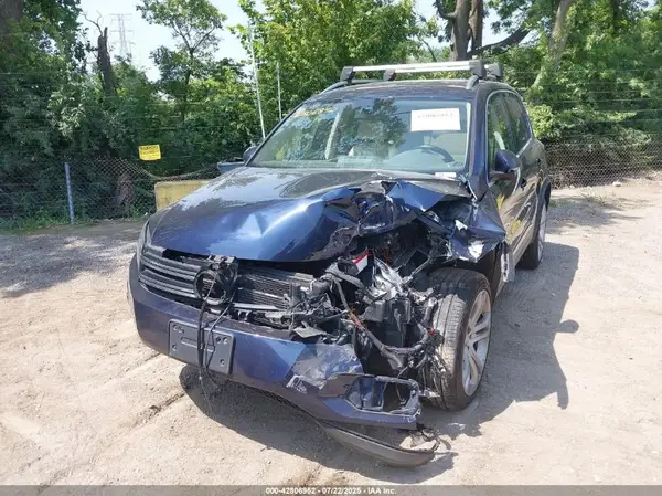WVGBV7AX2GW608121 2016 VOLKSWAGEN TIGUAN - Image 2