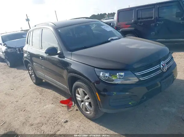 WVGBV7AX2HK000527 2017 VOLKSWAGEN TIGUAN - Image 1