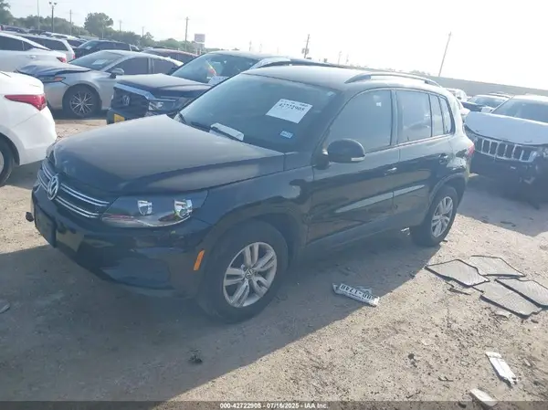 WVGBV7AX2HK000527 2017 VOLKSWAGEN TIGUAN - Image 2
