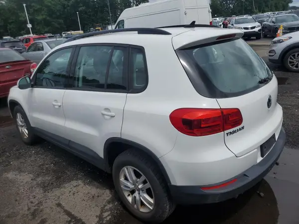 WVGBV7AX2HK012760 2017 VOLKSWAGEN TIGUAN - Image 2