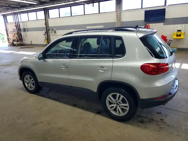 WVGBV7AX2HK013102 2017 VOLKSWAGEN TIGUAN - Image 2