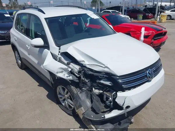 WVGBV7AX2HK023421 2017 VOLKSWAGEN TIGUAN - Image 1