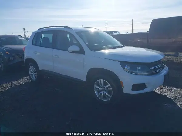 WVGBV7AX2HK026612 2017 VOLKSWAGEN TIGUAN - Image 1