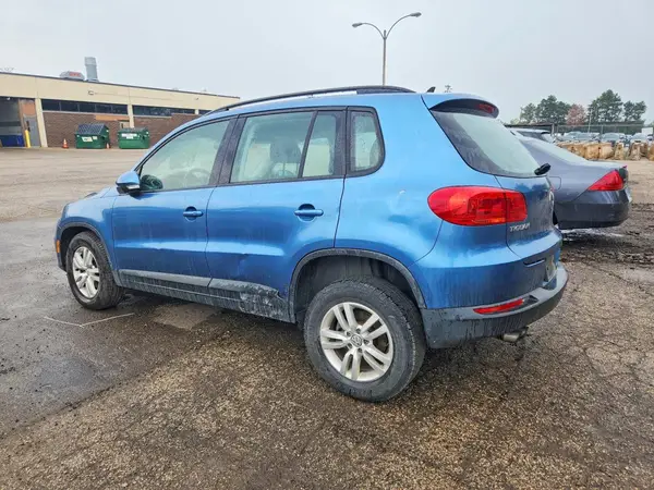 WVGBV7AX2HK026755 2017 VOLKSWAGEN TIGUAN - Image 2