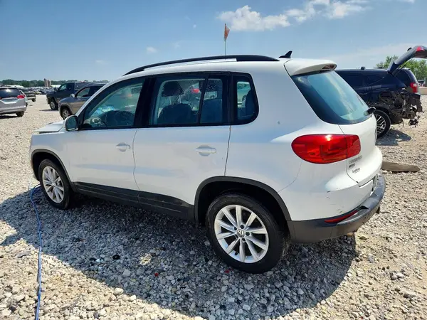 WVGBV7AX2HK048738 2017 VOLKSWAGEN TIGUAN - Image 2
