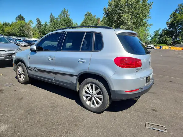 WVGBV7AX2HK051719 2017 VOLKSWAGEN TIGUAN - Image 2