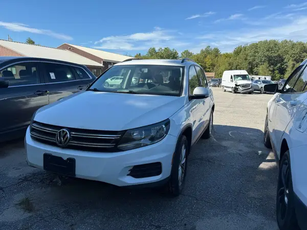 WVGBV7AX2HK053647 2017 VOLKSWAGEN TIGUAN - Image 2