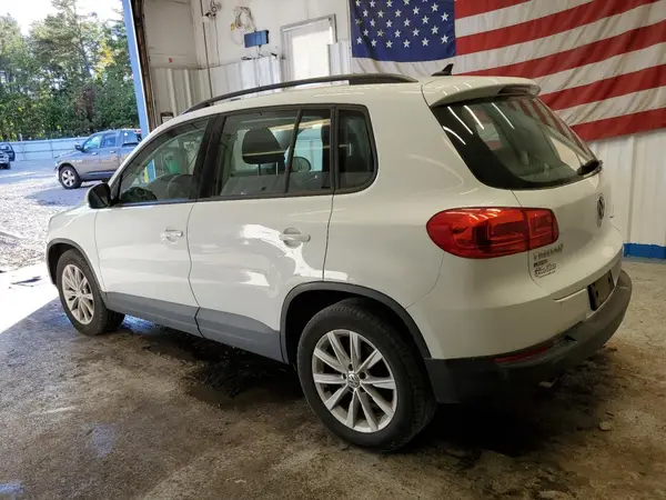 WVGBV7AX2JK005491 2018 VOLKSWAGEN TIGUAN - Image 2