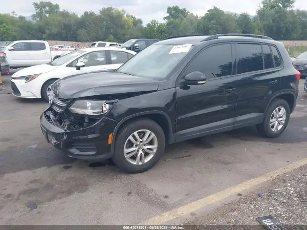 WVGBV7AX3GW568986 2016 VOLKSWAGEN TIGUAN - Image 2