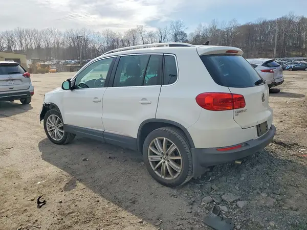 WVGBV7AX3GW586369 2016 VOLKSWAGEN TIGUAN - Image 2