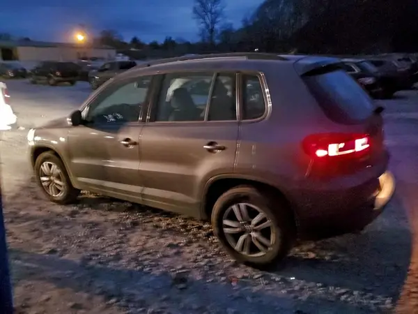 WVGBV7AX3GW587764 2016 VOLKSWAGEN TIGUAN - Image 2