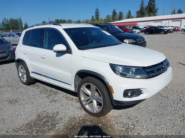 WVGBV7AX3GW608631 2016 VOLKSWAGEN TIGUAN - Image 1
