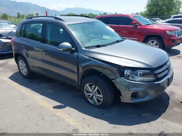 WVGBV7AX3GW617457 2016 VOLKSWAGEN TIGUAN - Image 1