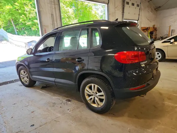 WVGBV7AX3HK000505 2017 VOLKSWAGEN TIGUAN - Image 2
