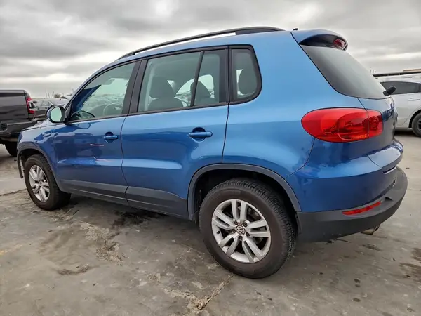 WVGBV7AX3HK015070 2017 VOLKSWAGEN TIGUAN - Image 2